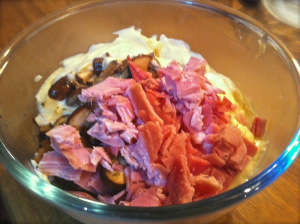 in a large bowl: mushrooms-ham-bechamel 