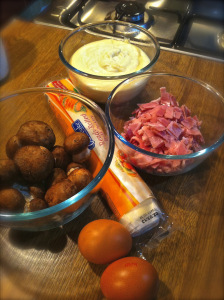 prepare the ingredients: ham, bechamel, mushrooms, egg ans puff pastry